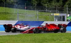 开云体育下载-梅赛德斯轻取红牛二队，汉密尔顿带队取胜的简单介绍