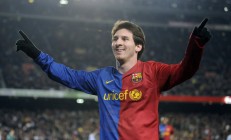 开云官方app入口-法网逆转拉沃尔杯，阿尔卡拉斯惊艳四座，新一代王者的诞生与传承