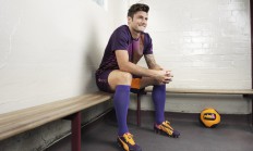 开云体育中国-红牛二队鏖战迈凯伦，塞恩斯扛起全队的孤勇之战