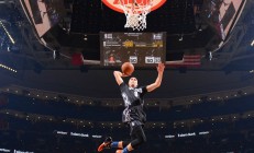 开云在线赛事平台-新王登基，旧主退场，切特·霍姆格伦的关键先生时刻与国王队的战术革命