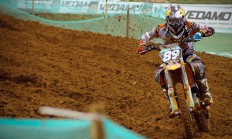 开云体育中国官网-诺里斯点燃赛场，阿斯顿马丁如何翻盘雷诺车队？