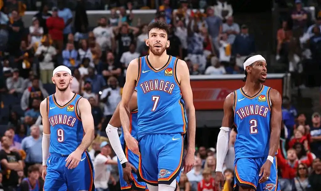 立陶宛男篮轻取快船，克莱惊艳世界