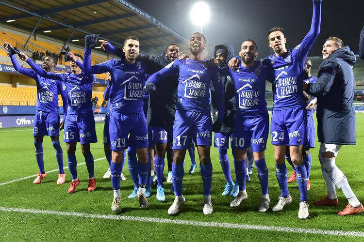 亚眠前锋连续三轮进球，状态正佳