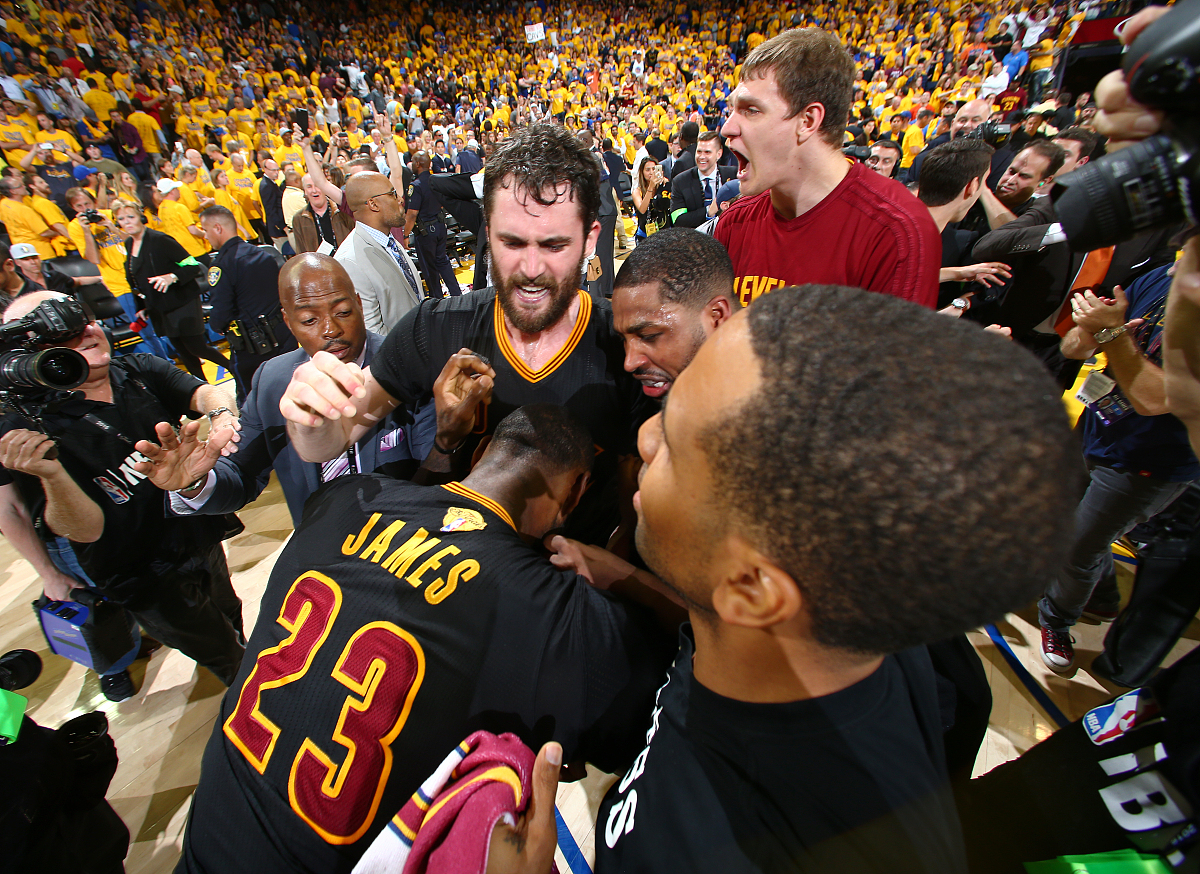 尼克斯不畏强手，主场大胜对手，终结连败势头的简单介绍