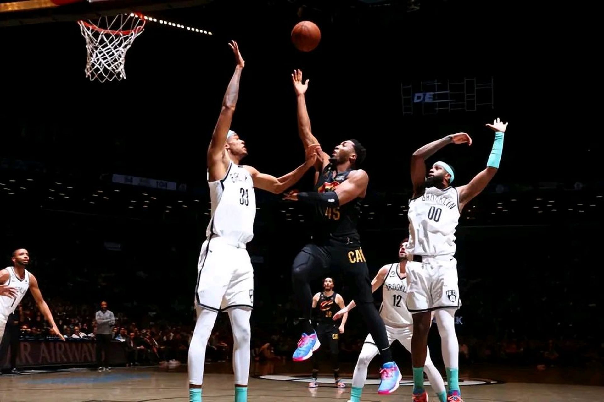 包含篮网逆转骑士成功晋级半决赛的词条