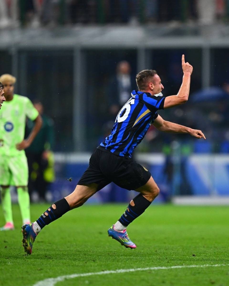 巴塞罗那备战与AC米兰的淘汰赛的简单介绍