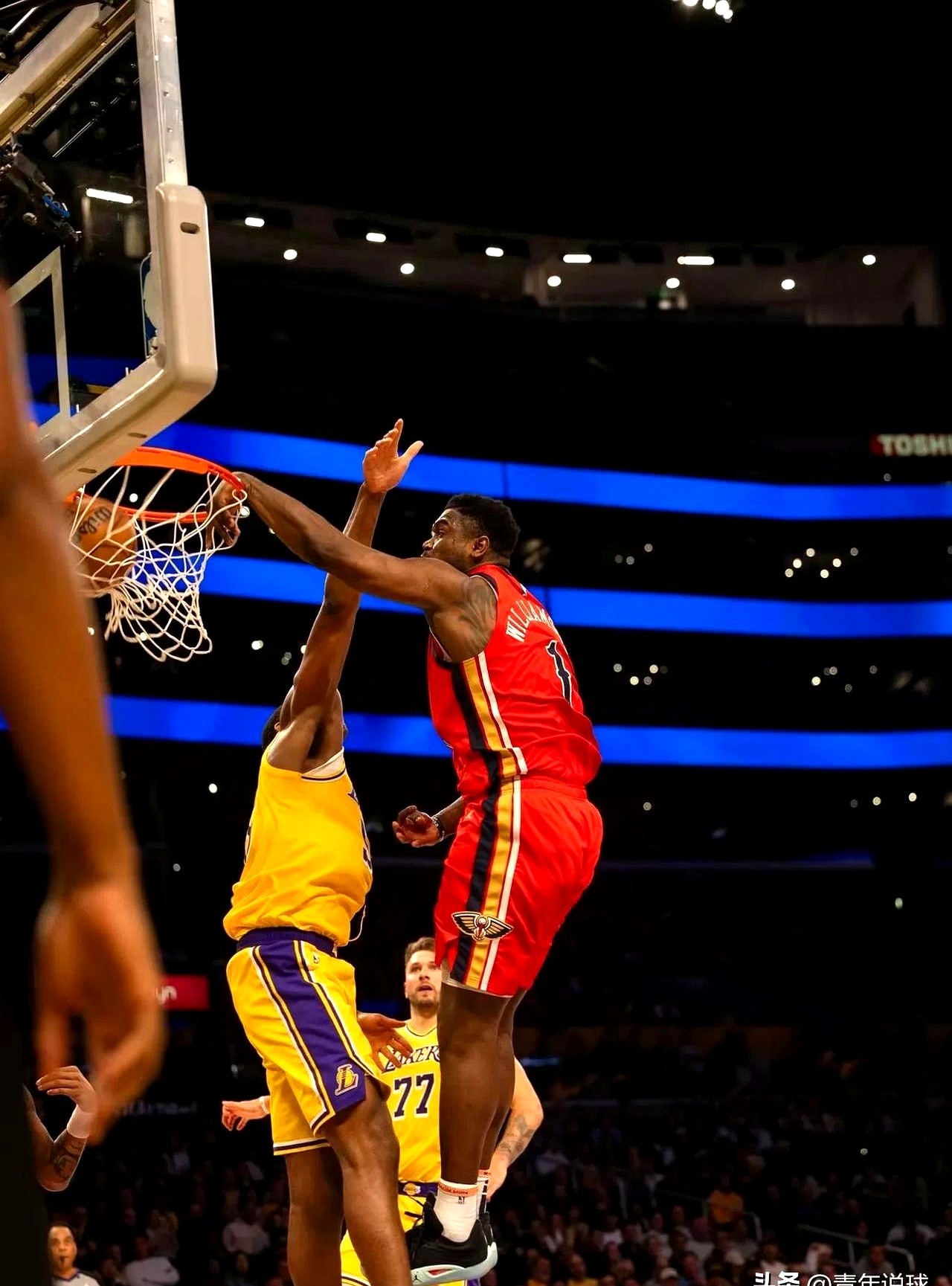 湖人碾压篮网，米切尔关键制胜的简单介绍