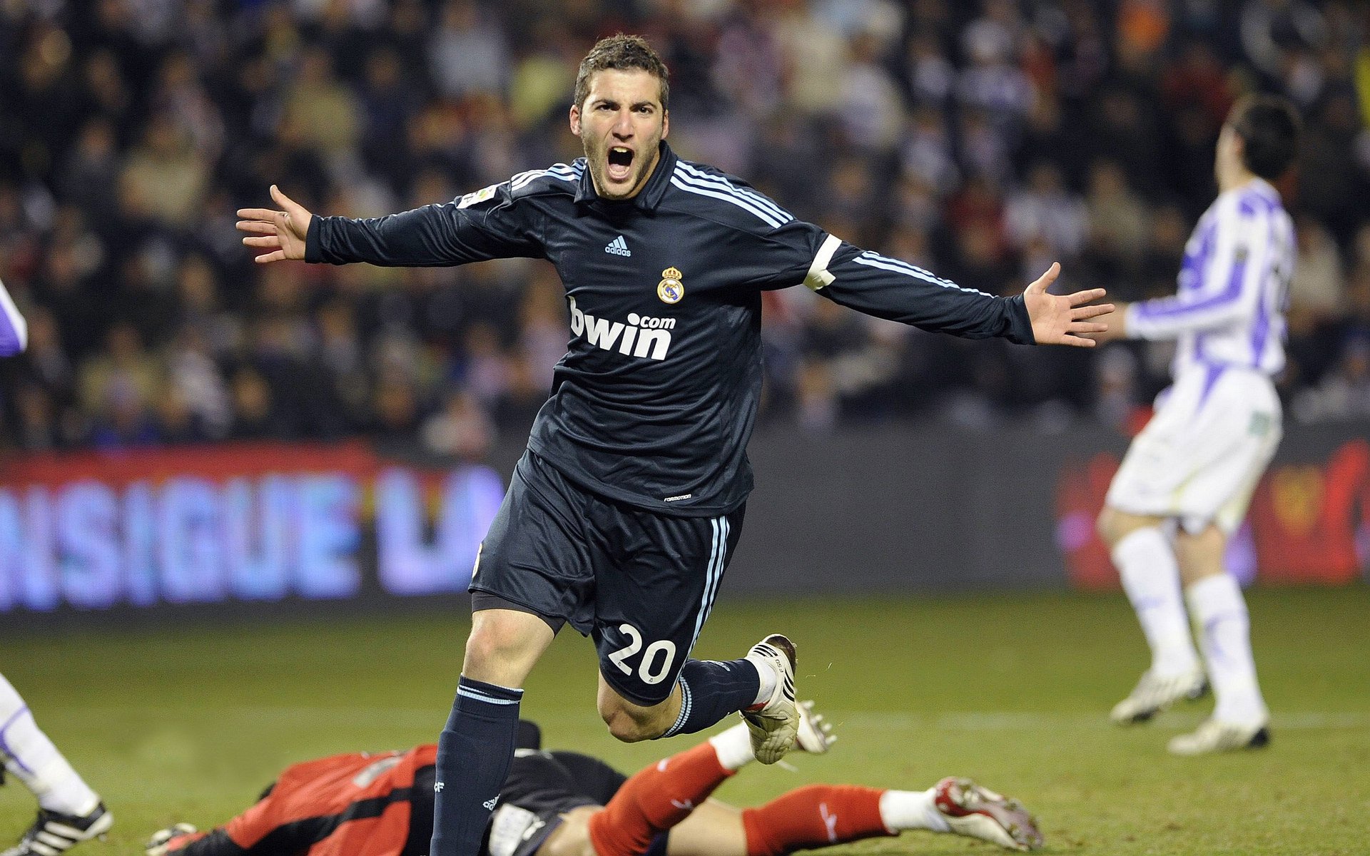 灰熊爆冷鹈鹕，杰伦·格林如何从阴影中崛起，成为关键先生